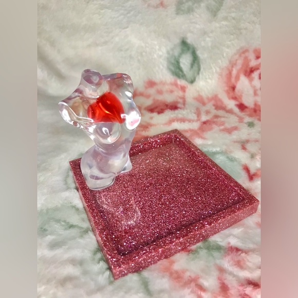 Handmade resin goddess jewelry tray with pink glitter and embedded red h… - Picture 7 of 7